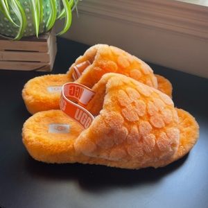 UGG Slides Fluff Yeah - Poppy Orange Floral Pattern - Women’s 10